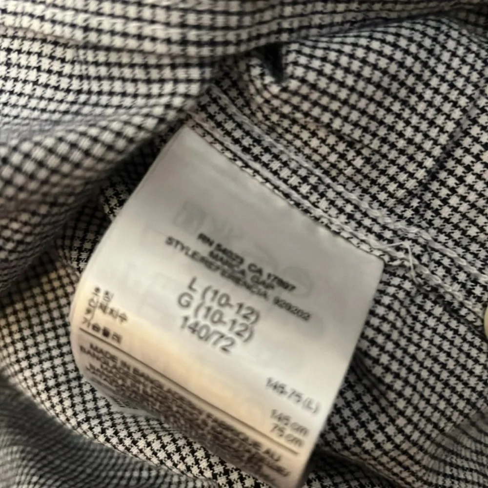 Gap shirt bottom down size 10 boys